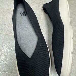 ABEO Black Knit Slip-On Flat with Cream Sole NWOT